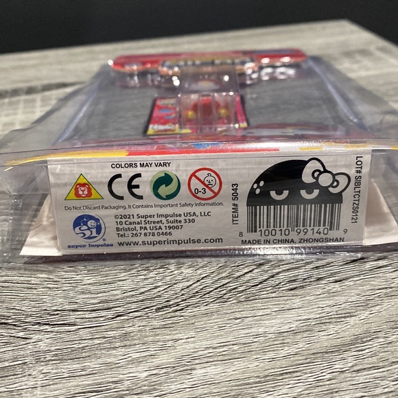 NEW: World’s Smallest Pop Culture Micro Figures: Hello Kitty in Dress - Figure - Picture 10 of 11